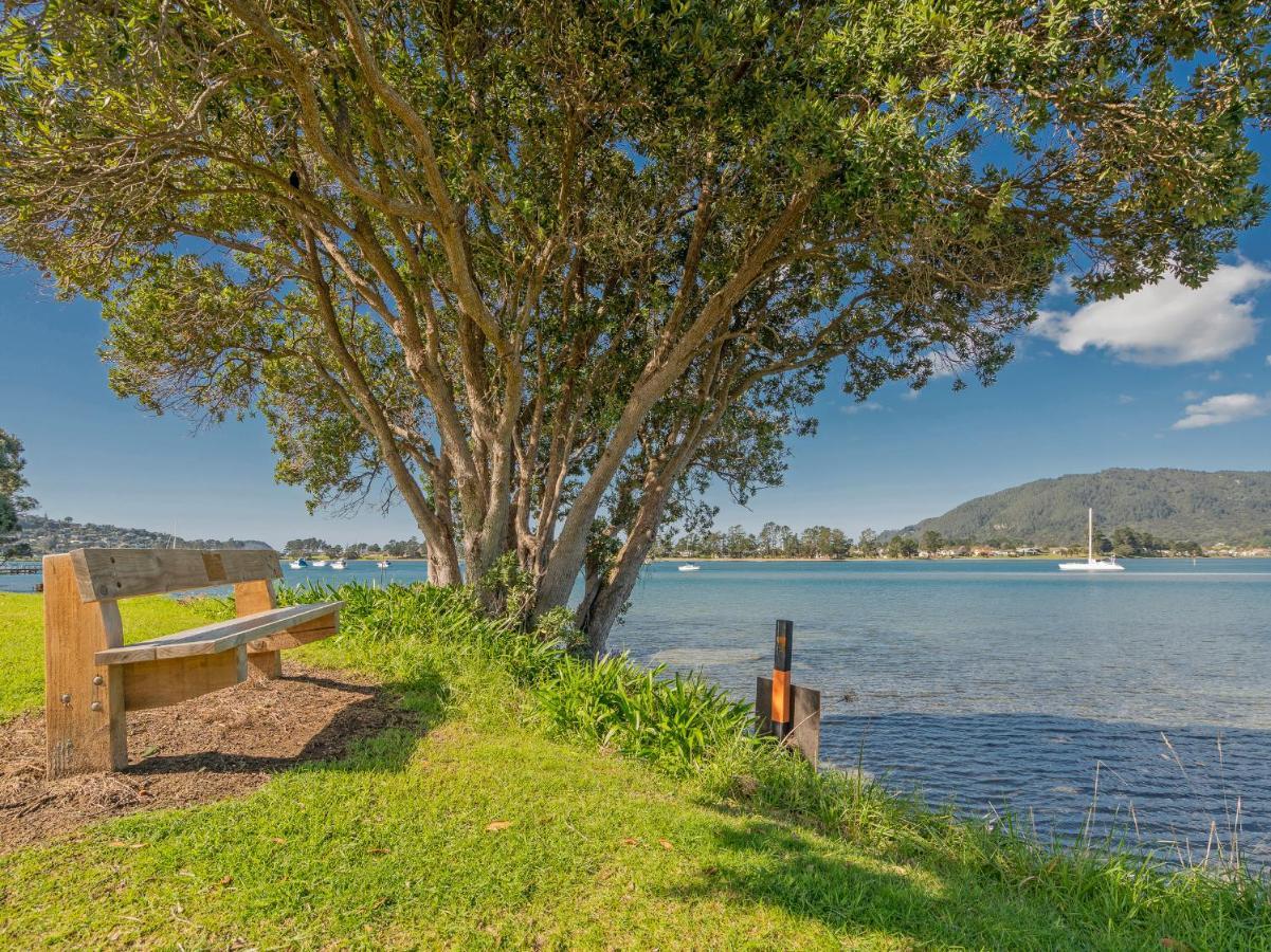 Tairua Waterfront Retreat - Tairua Apartment Экстерьер фото