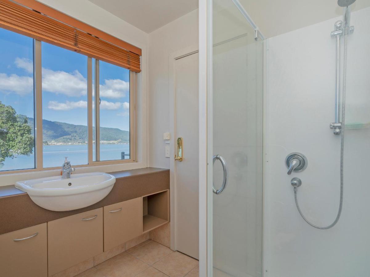 Tairua Waterfront Retreat - Tairua Apartment Экстерьер фото